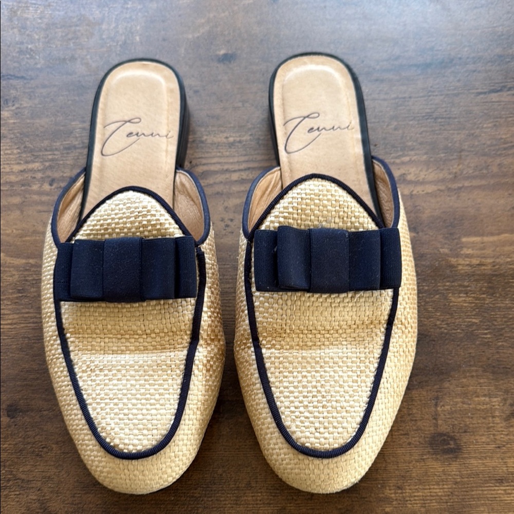 Women's Tan and Black Loafers